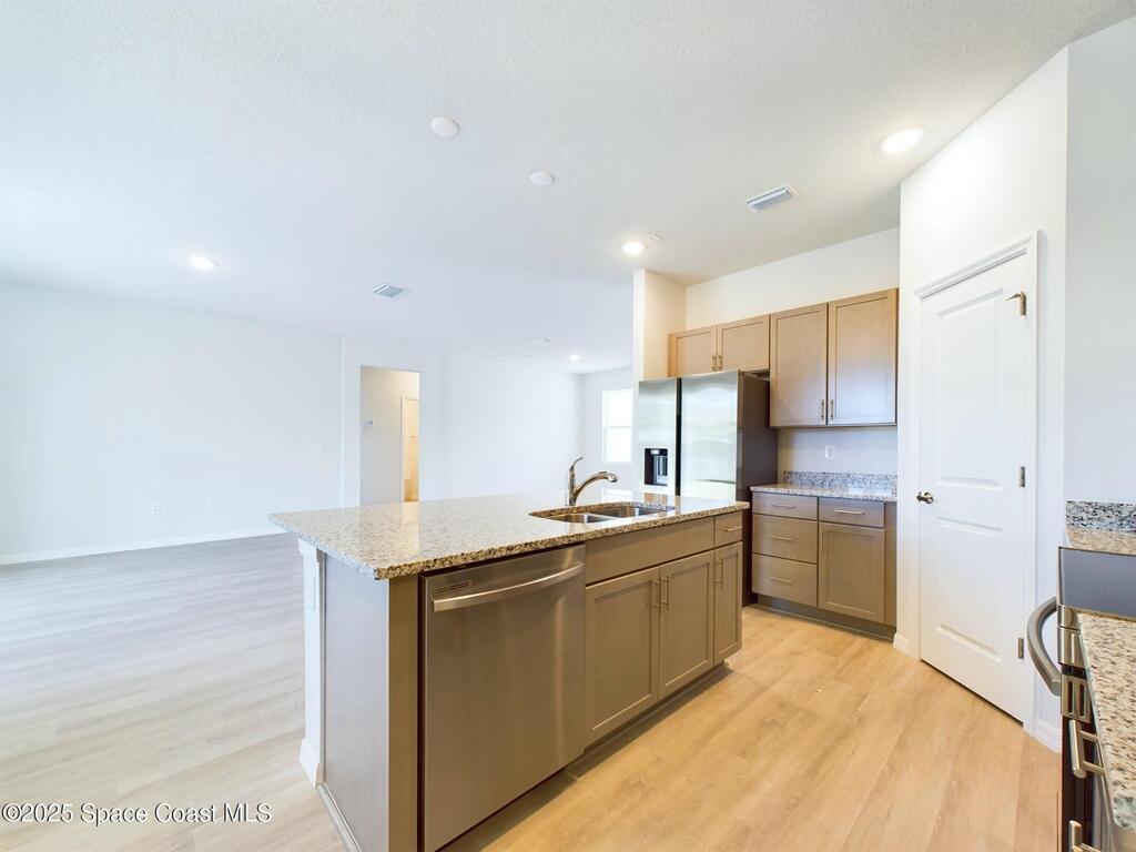 1085 SW Harlingen Road, Palm Bay, FL 32908