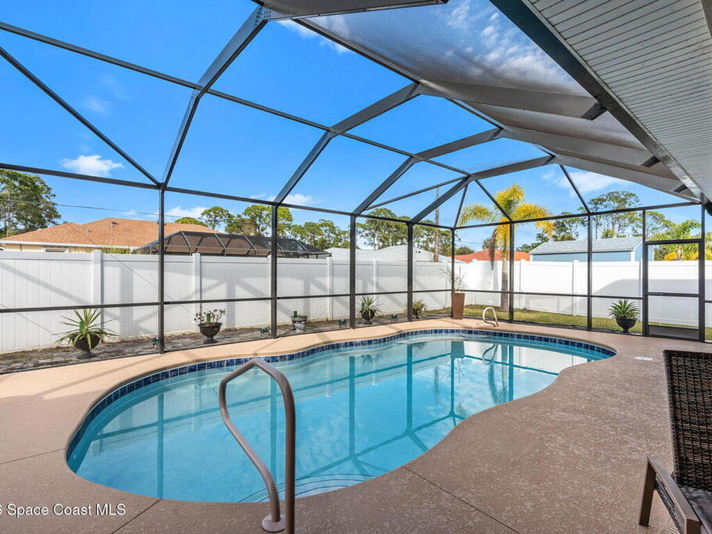 984 Captiva Island Circle, Palm Bay, FL 32908