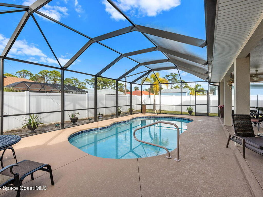 984 Captiva Island Circle, Palm Bay, FL 32908