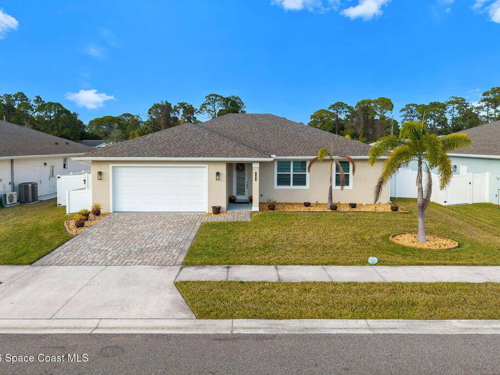 984 Captiva Island Circle, Palm Bay, FL 32908