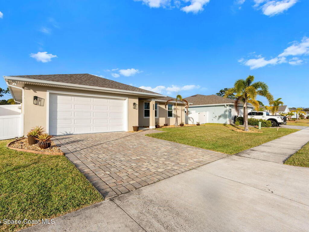 984 Captiva Island Circle, Palm Bay, FL 32908