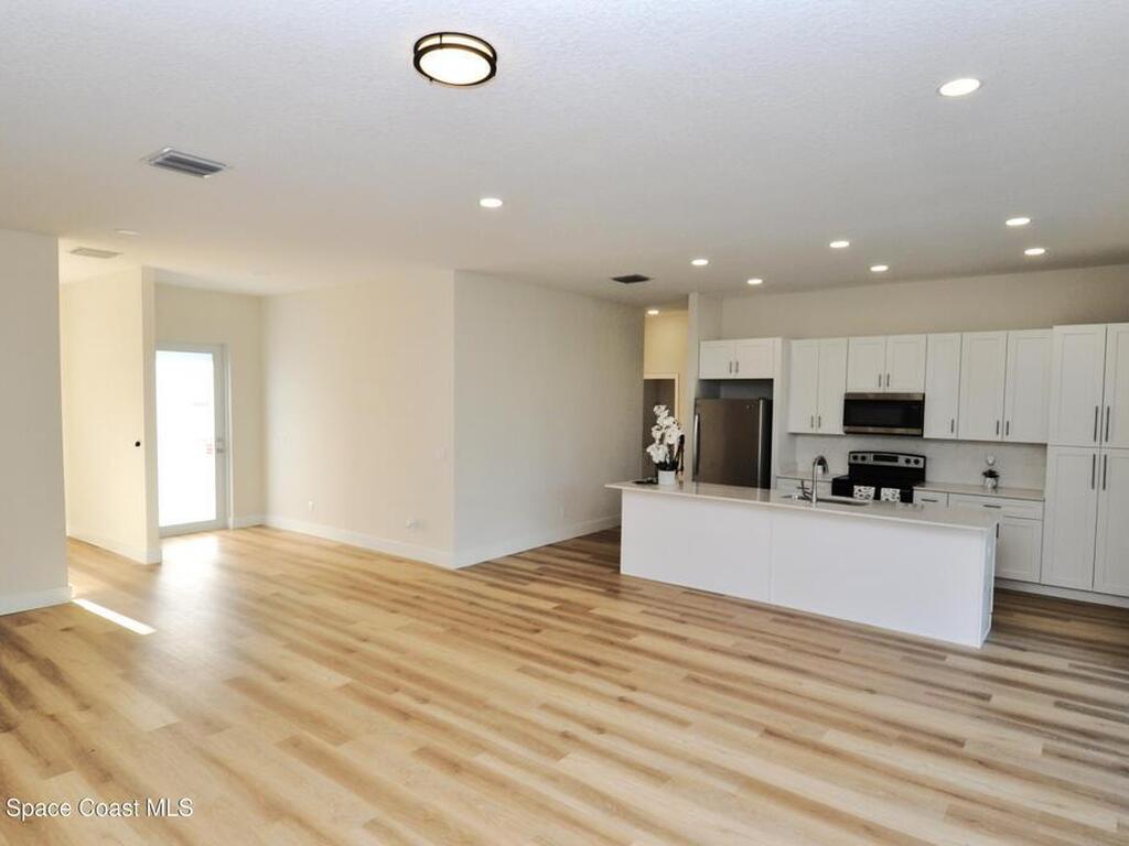 1043 Walden Boulevard, Palm Bay, FL 32909