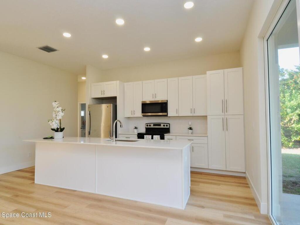 1043 Walden Boulevard, Palm Bay, FL 32909