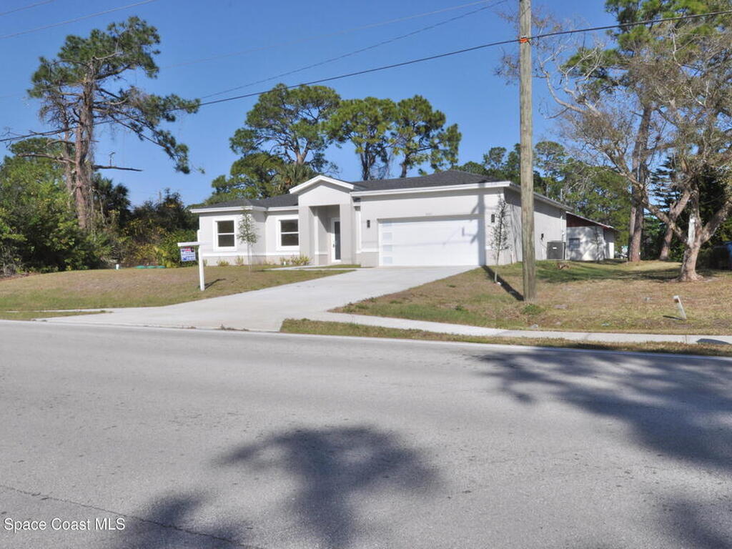 1043 Walden Boulevard, Palm Bay, FL 32909