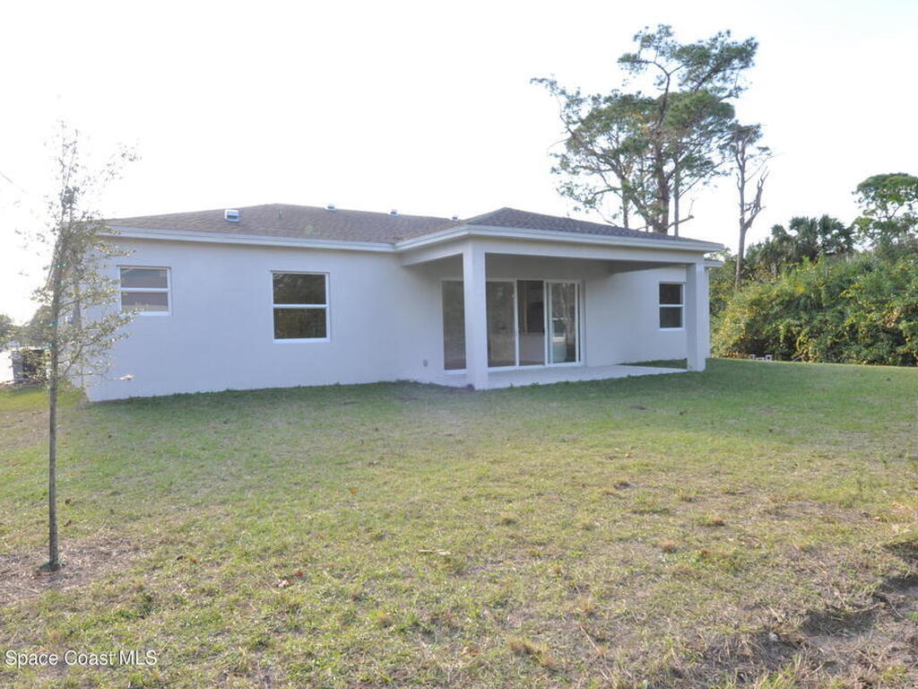 1043 Walden Boulevard, Palm Bay, FL 32909