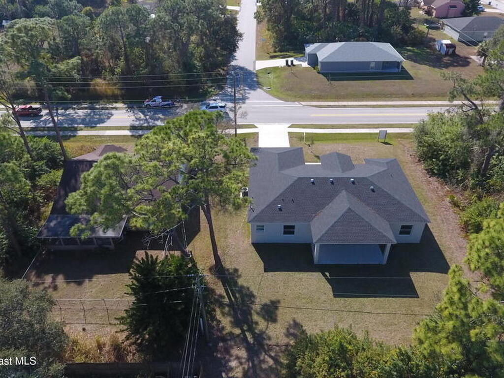 1043 Walden Boulevard, Palm Bay, FL 32909