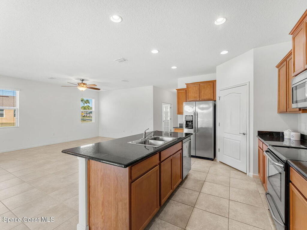 704 Remington Green Drive, Palm Bay, FL 32909