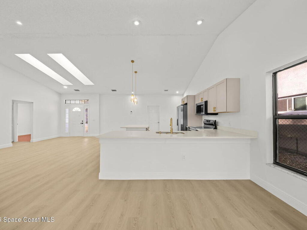 1756 Clover Circle, Melbourne, FL 32935