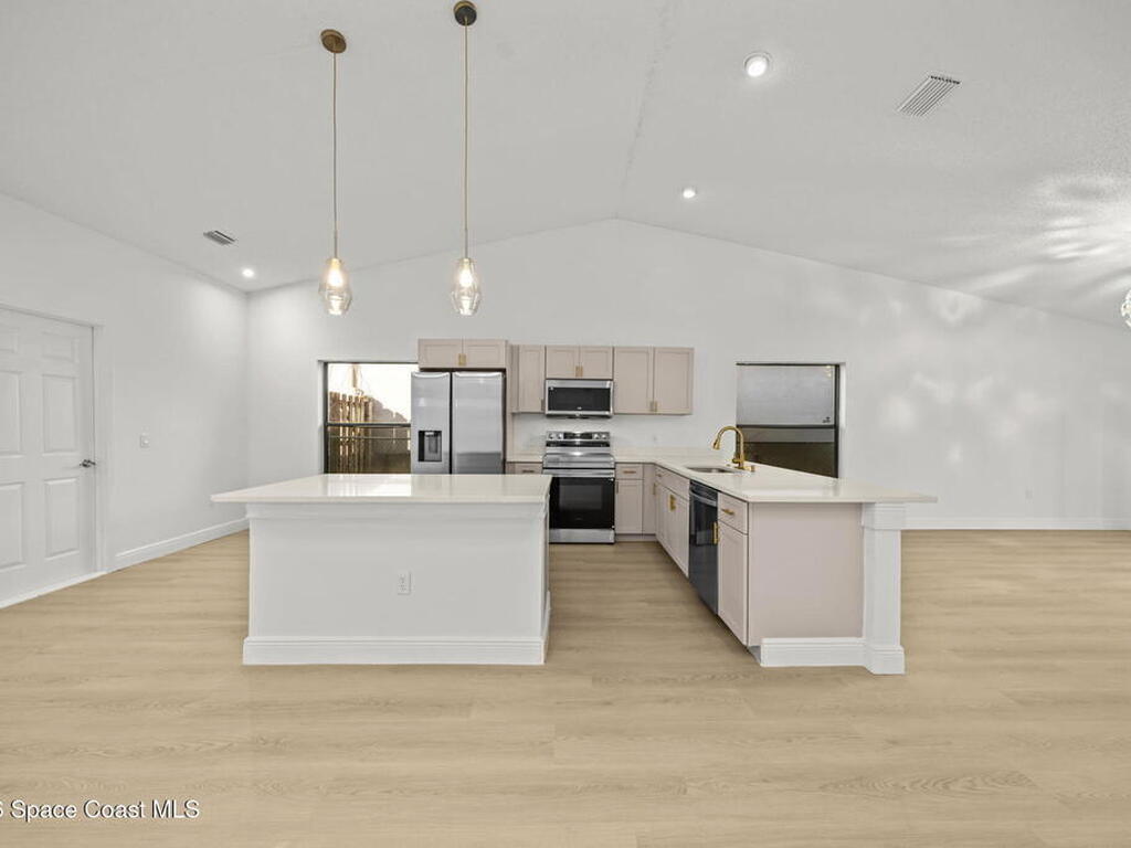 1756 Clover Circle, Melbourne, FL 32935