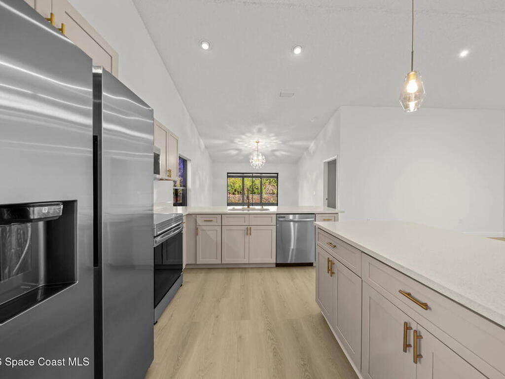 1756 Clover Circle, Melbourne, FL 32935