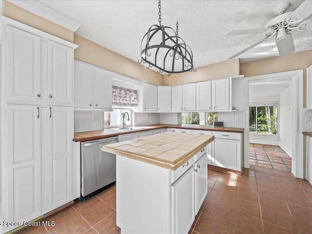 9670 Mockingbird Lane, Micco, FL 32976