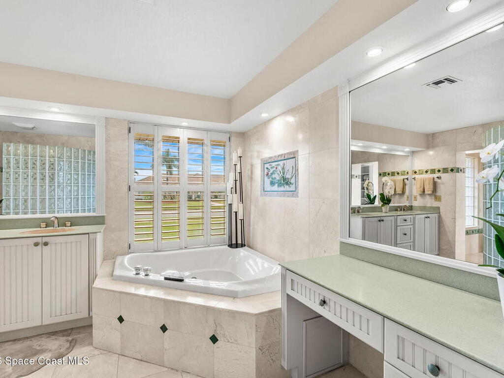 704 Malibu Lane, Indialantic, FL 32903