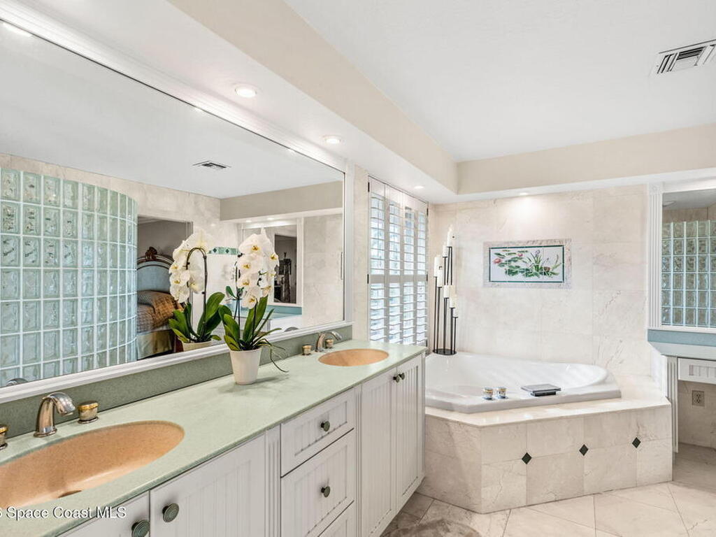 704 Malibu Lane, Indialantic, FL 32903