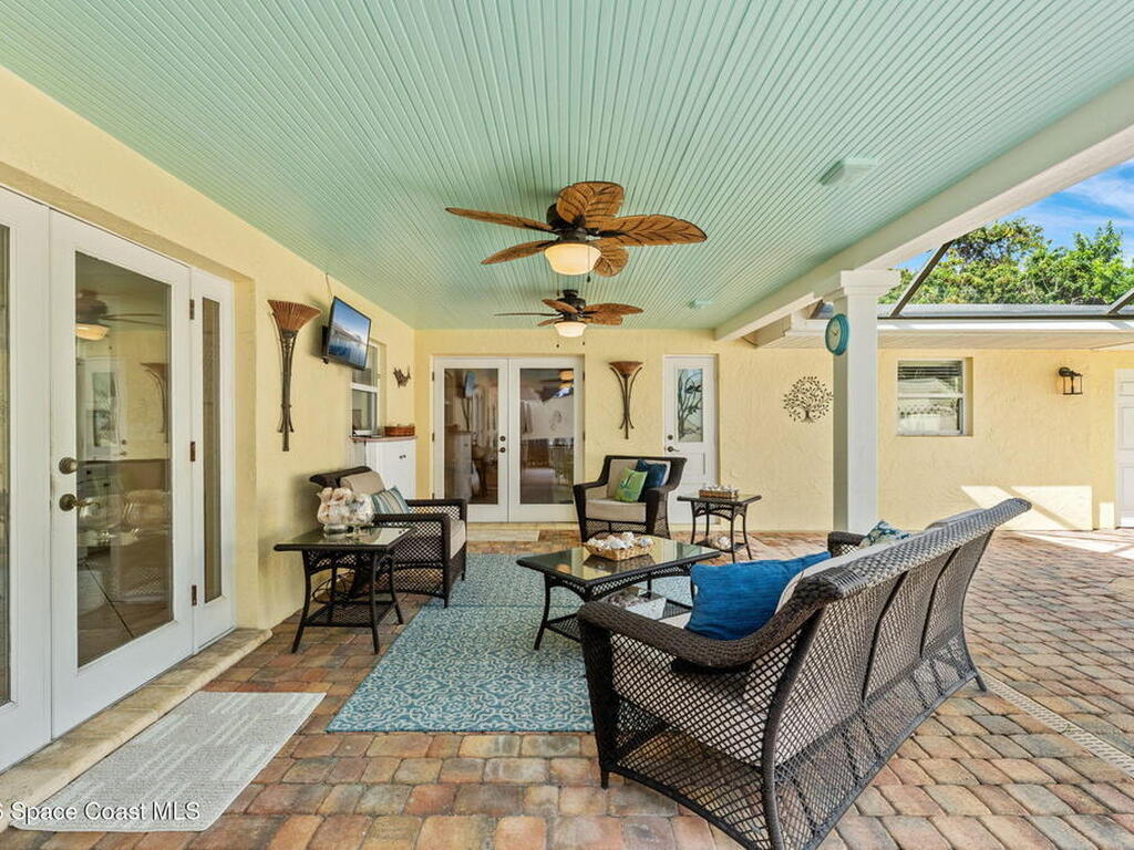 704 Malibu Lane, Indialantic, FL 32903