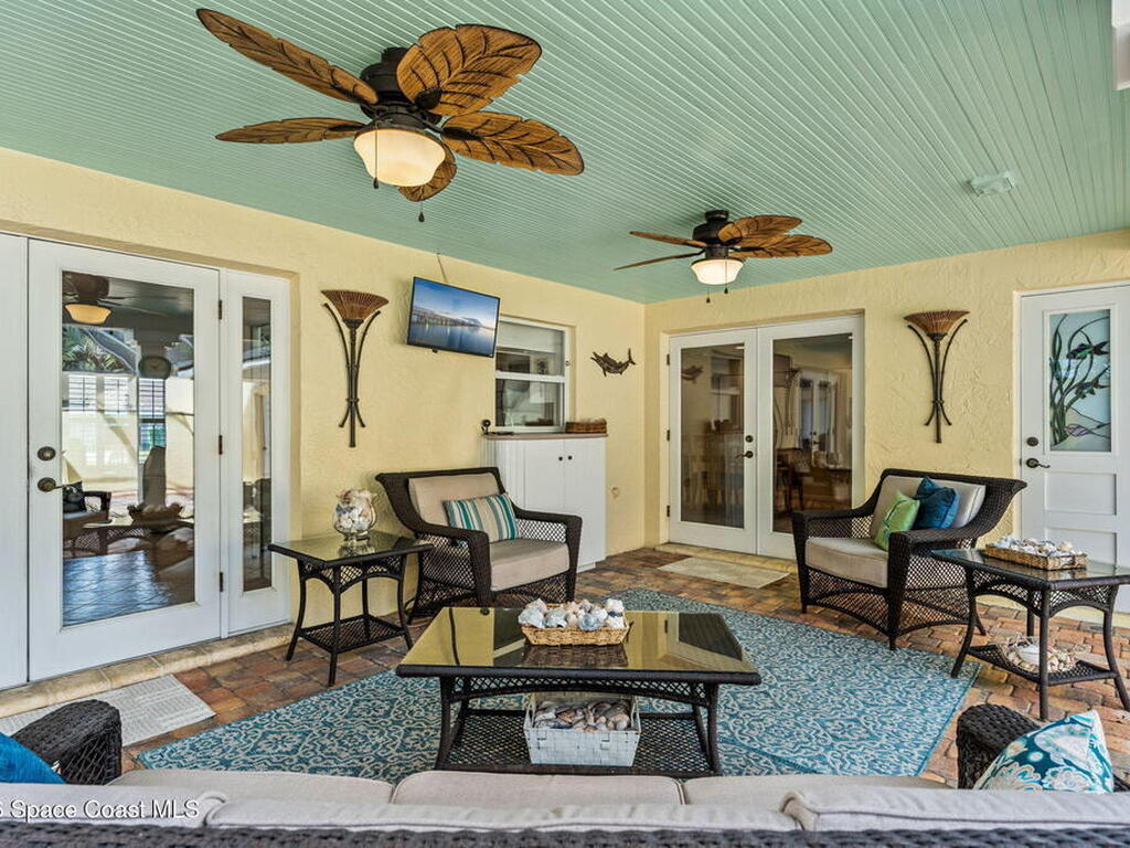 704 Malibu Lane, Indialantic, FL 32903