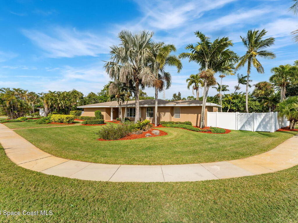 704 Malibu Lane, Indialantic, FL 32903