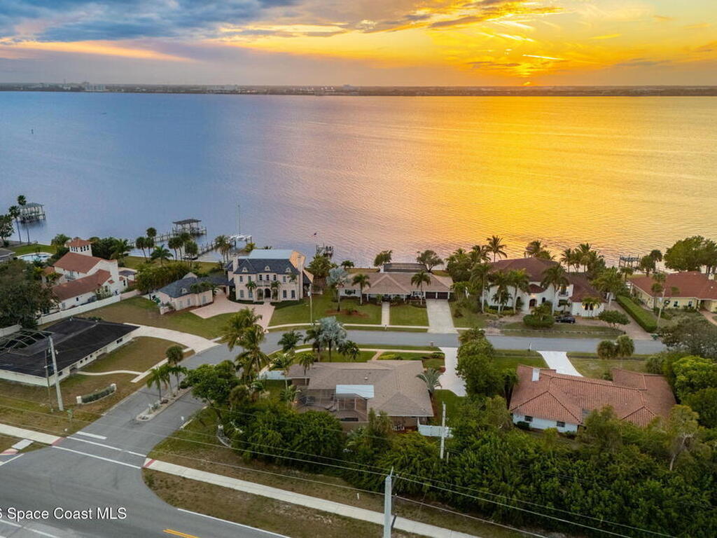 704 Malibu Lane, Indialantic, FL 32903