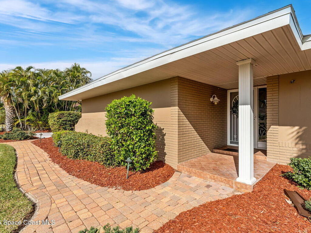 704 Malibu Lane, Indialantic, FL 32903