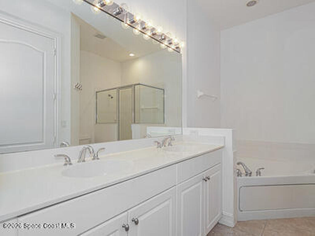 1835 Bridgepointe Circle, Vero Beach, FL 32967