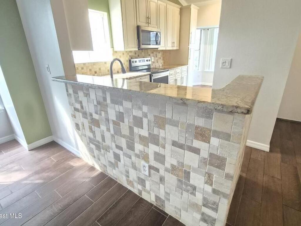 4948 Lake Waterford Way, Melbourne, FL 32901