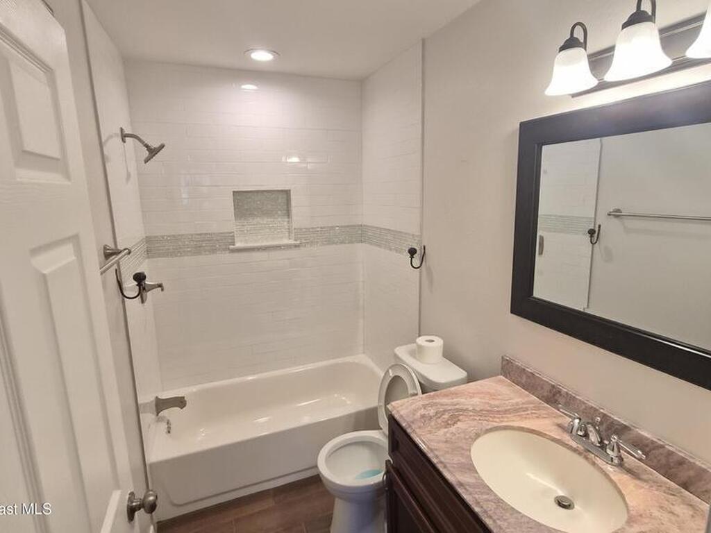 4948 Lake Waterford Way, Melbourne, FL 32901