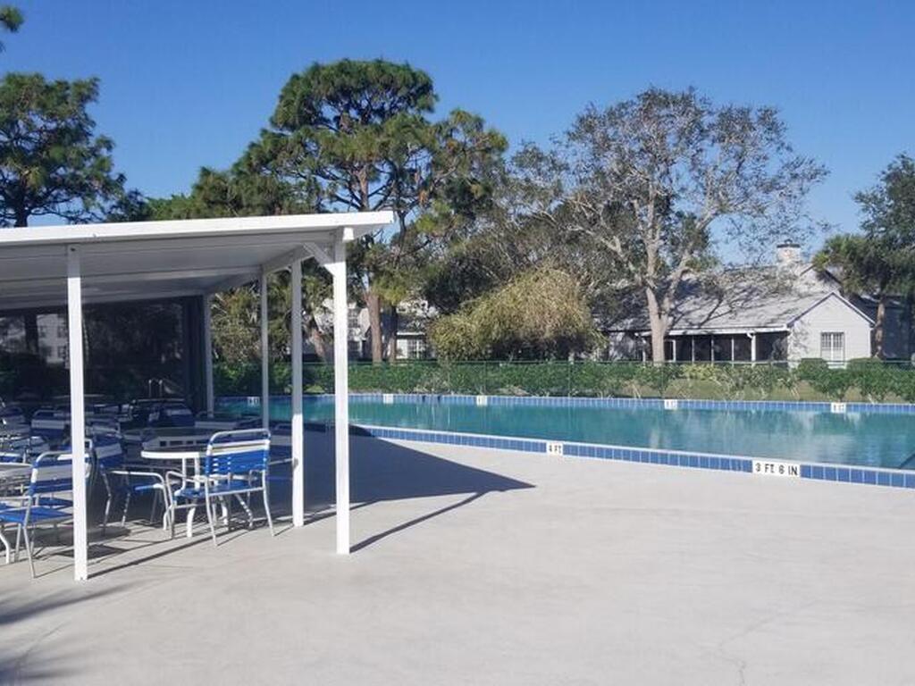 4948 Lake Waterford Way, Melbourne, FL 32901