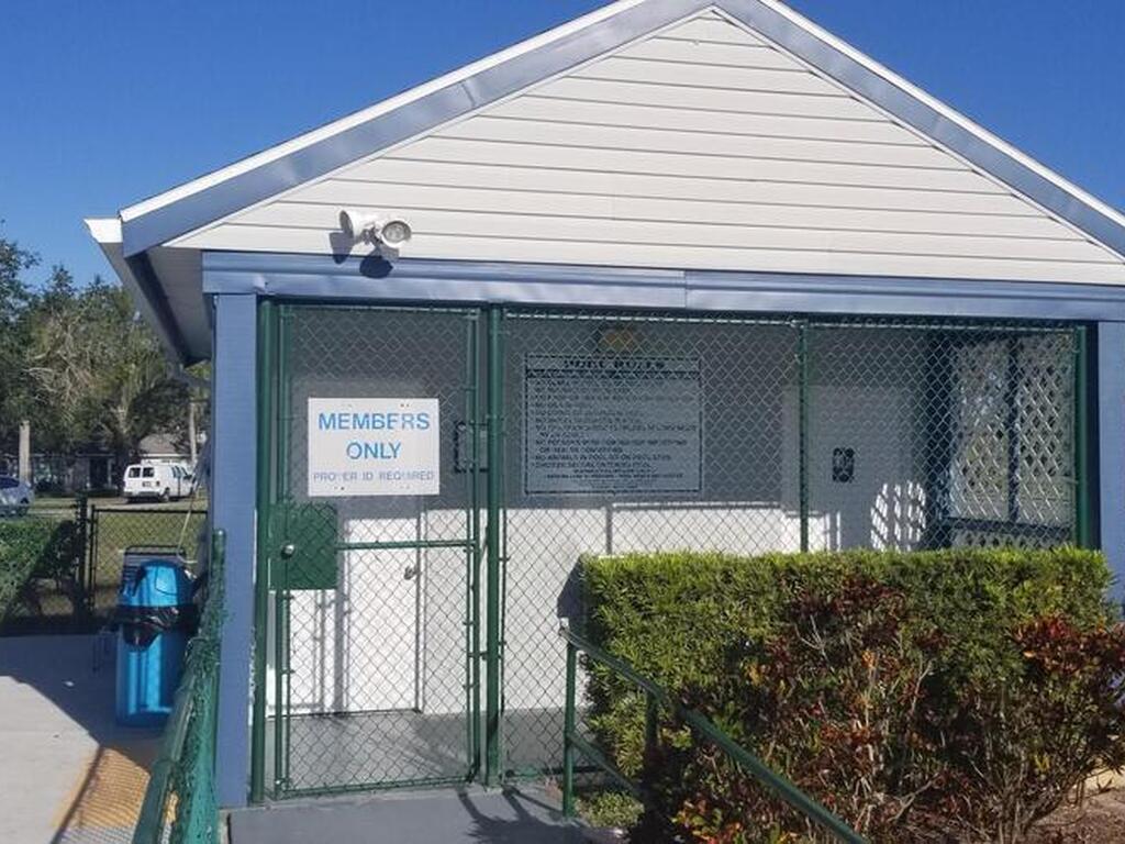 4948 Lake Waterford Way, Melbourne, FL 32901