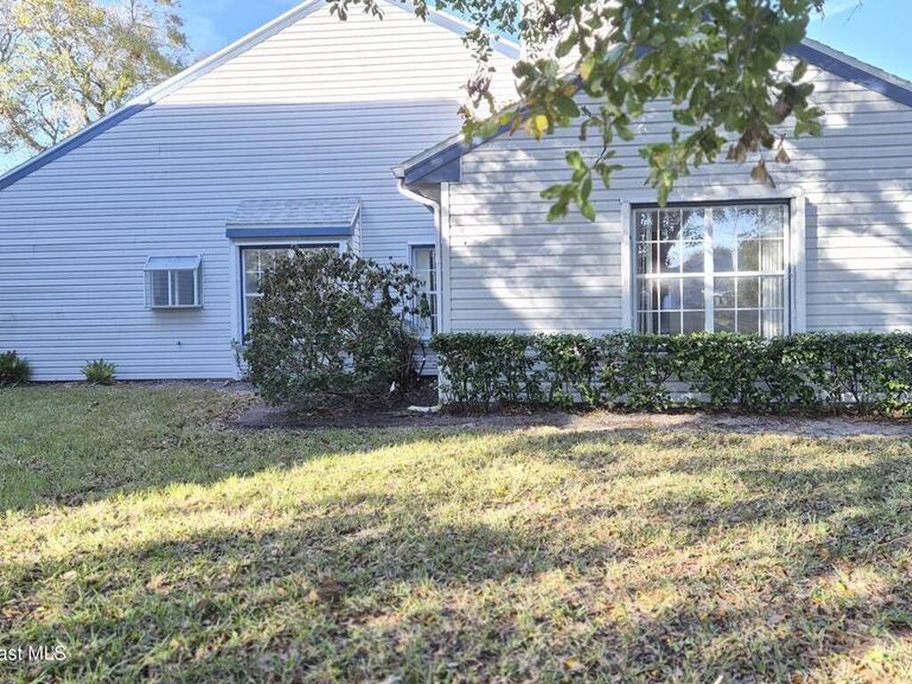 4948 Lake Waterford Way, Melbourne, FL 32901