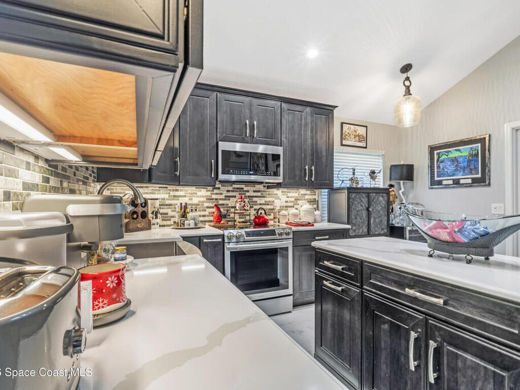 2315 Early Dawn Circle, Melbourne, FL 32935