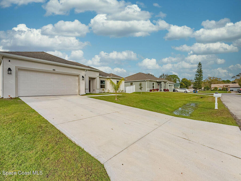 1717 Dalroy Street, Palm Bay, FL 32907