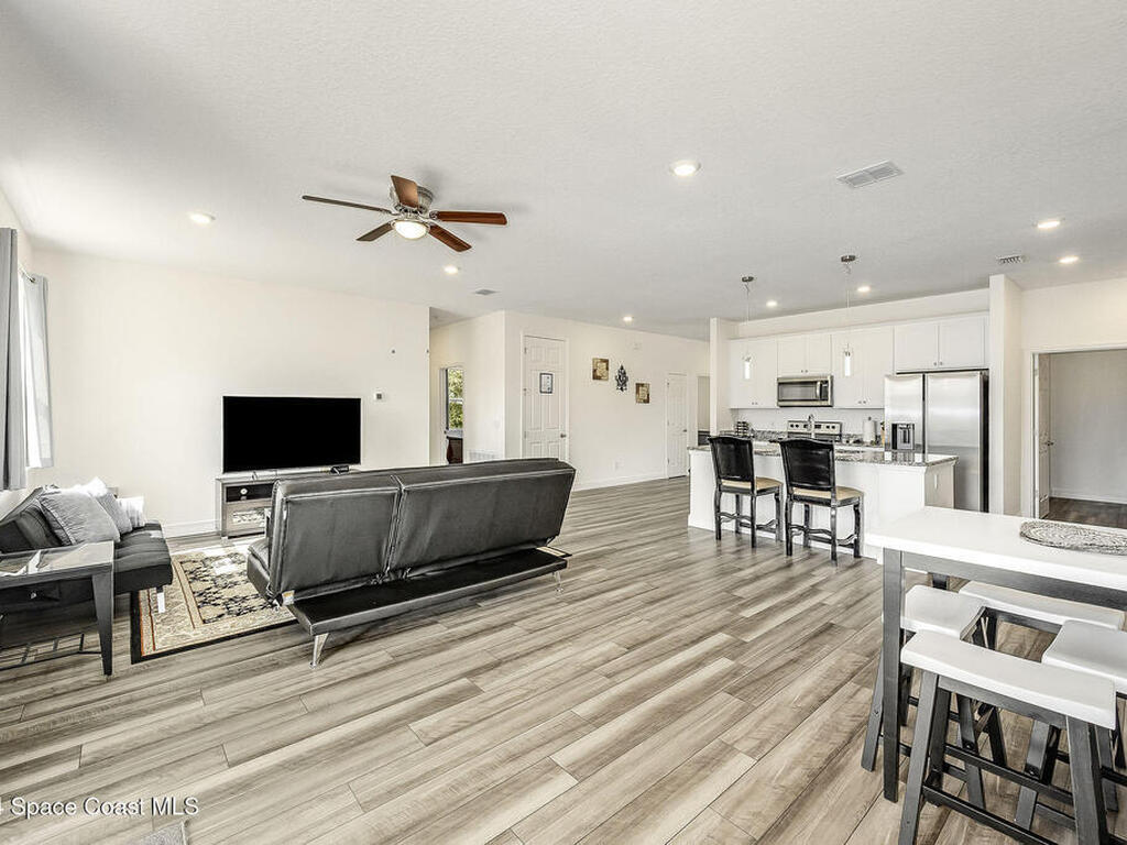 410 Old Road, Palm Bay, FL 32908