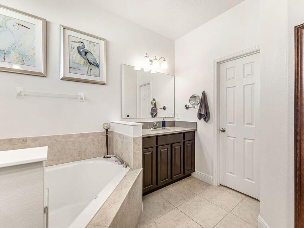 6435 Monserrat Drive, Vero Beach, FL 32967