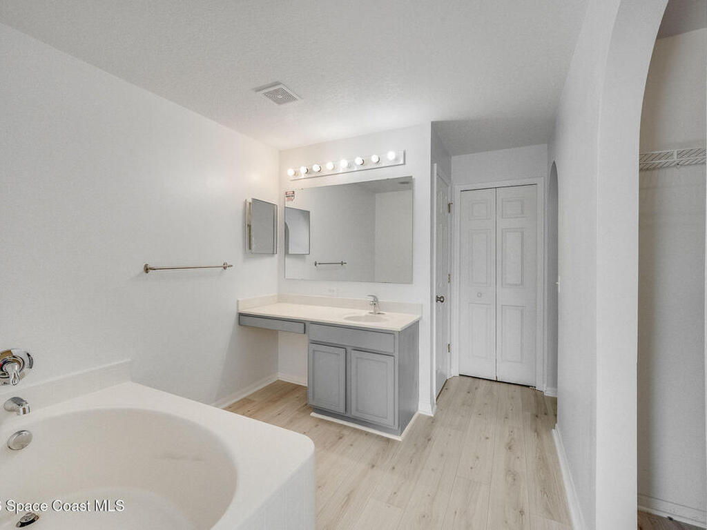 2041 Brookshire Circle, Melbourne, FL 32904