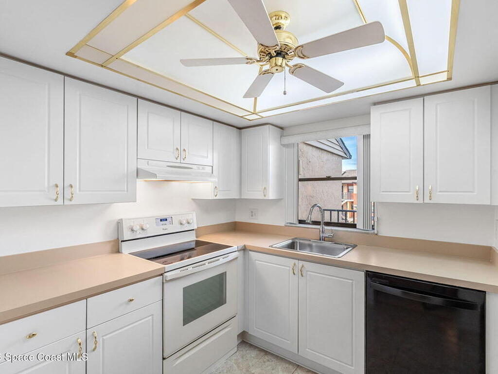 2369 Golf Lake Circle, Melbourne, FL 32935