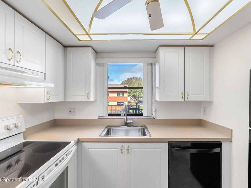 2369 Golf Lake Circle, Melbourne, FL 32935