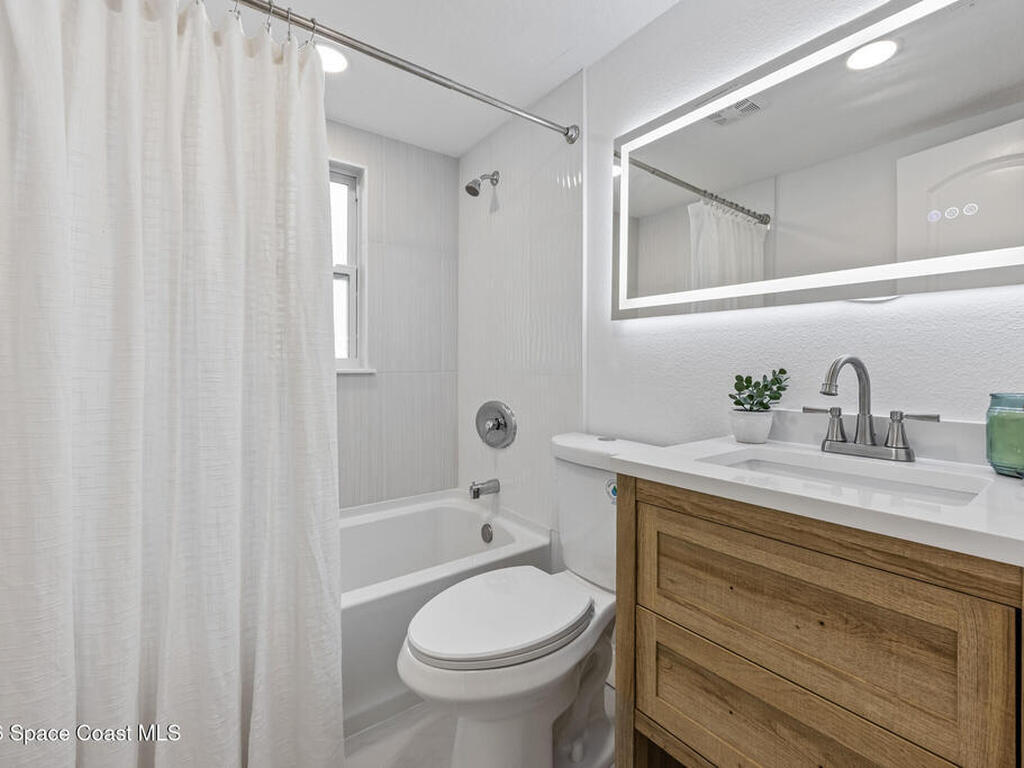 199 Oak Avenue, Cocoa Beach, FL 32931