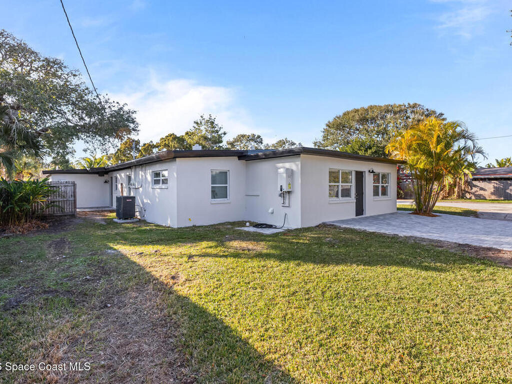 199 Oak Avenue, Cocoa Beach, FL 32931