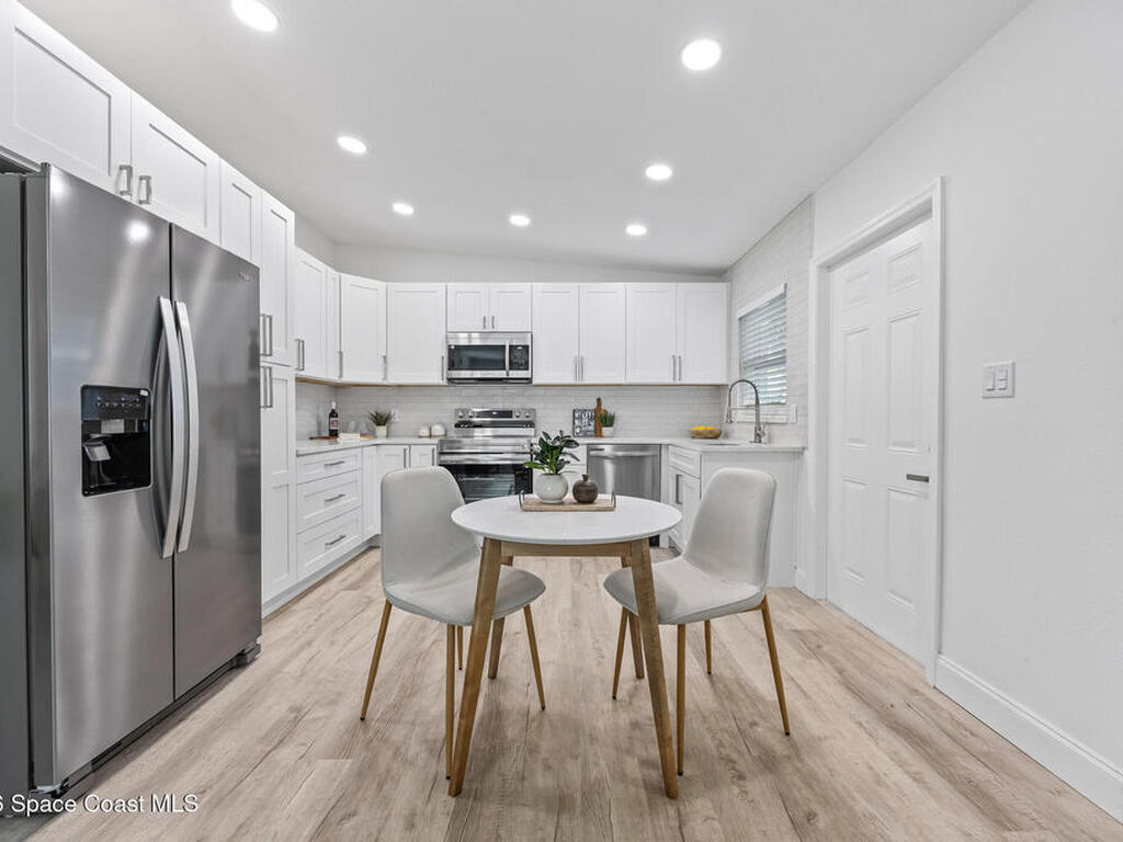 199 Oak Avenue, Cocoa Beach, FL 32931