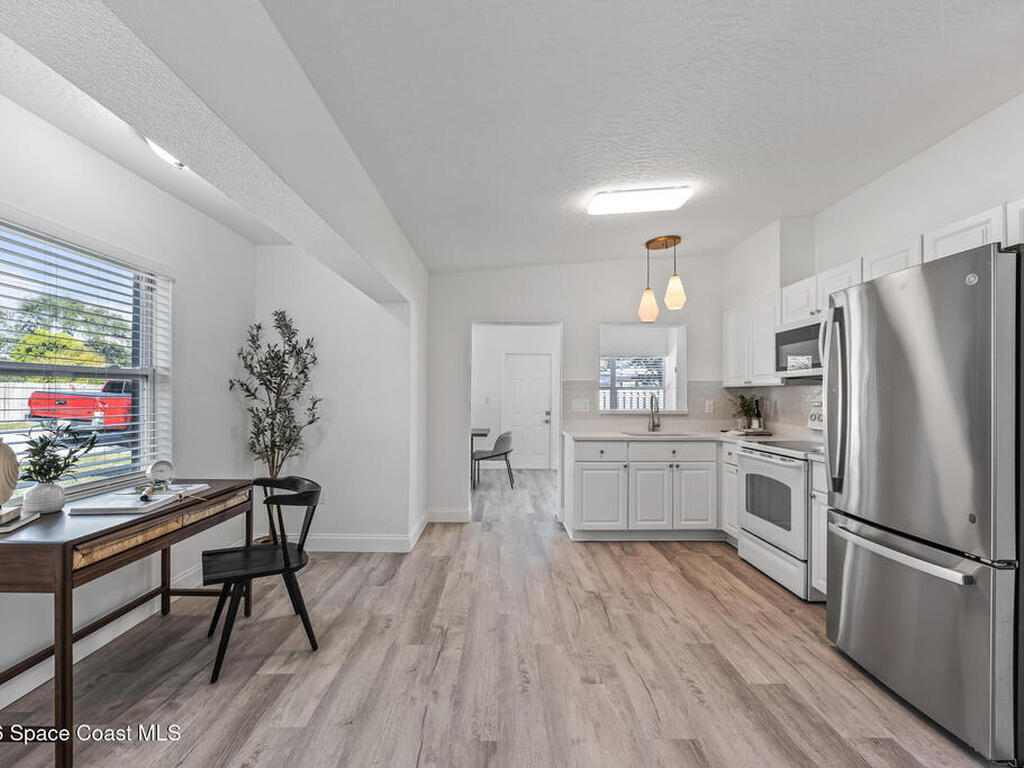 199 Oak Avenue, Cocoa Beach, FL 32931