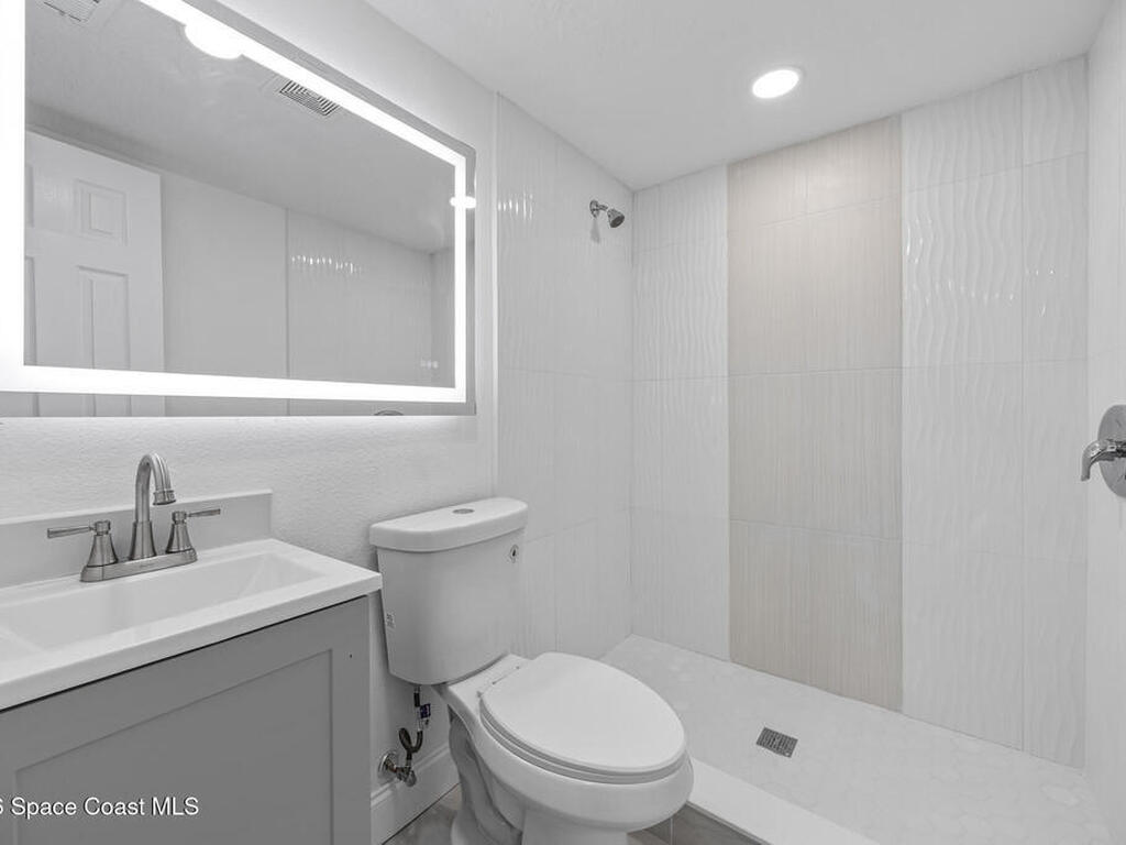 199 Oak Avenue, Cocoa Beach, FL 32931