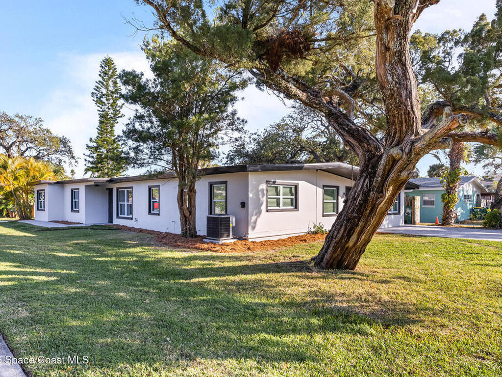 199 Oak Avenue, Cocoa Beach, FL 32931