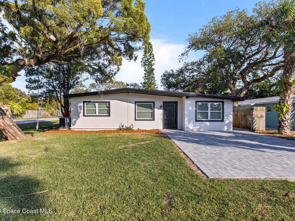 199 Oak Avenue, Cocoa Beach, FL 32931