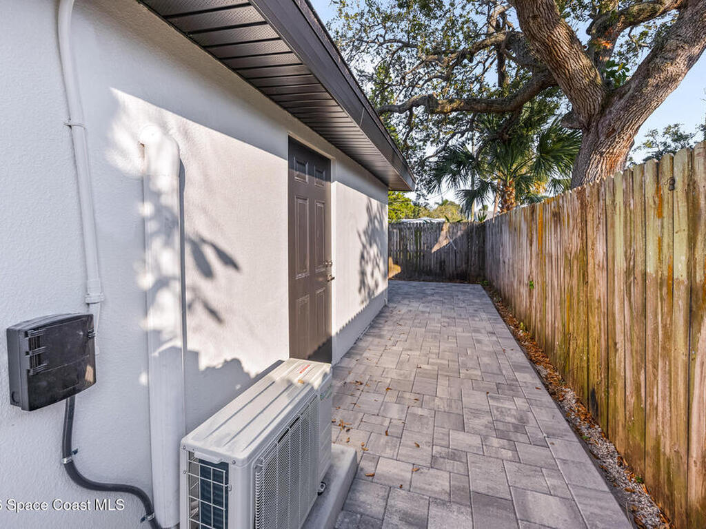 199 Oak Avenue, Cocoa Beach, FL 32931