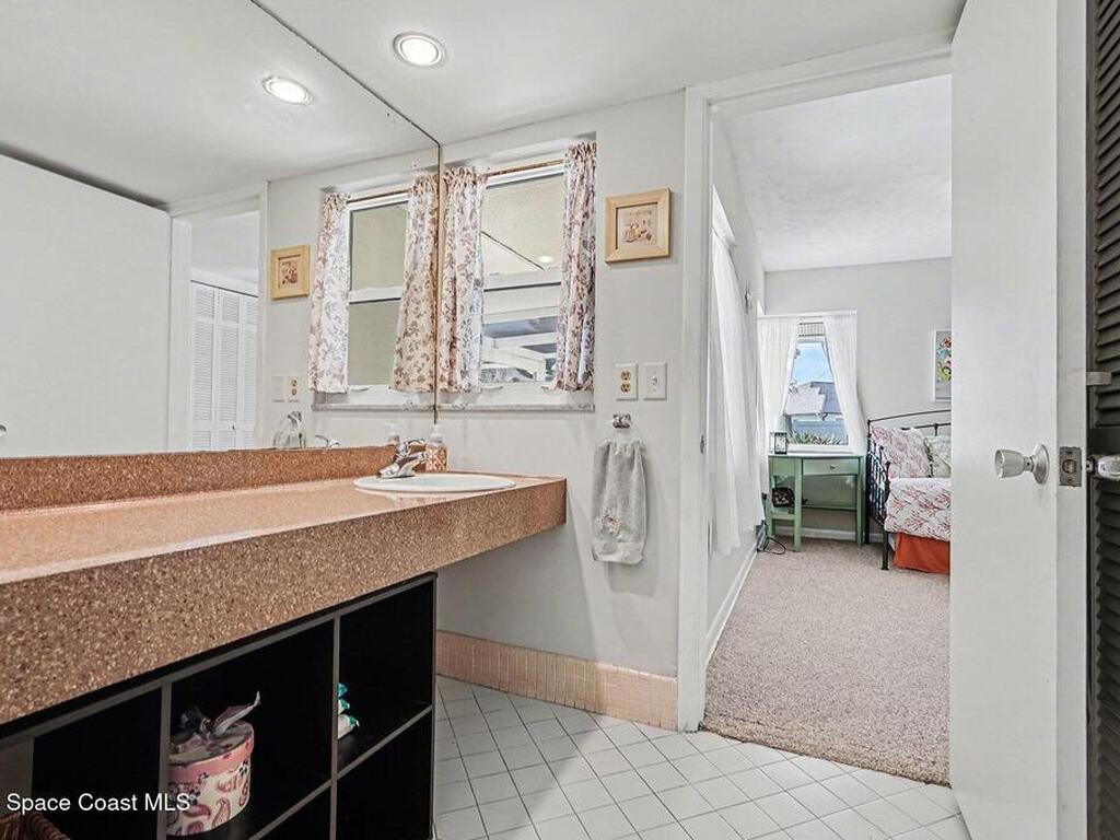 812 Port Malabar Boulevard, Palm Bay, FL 32905