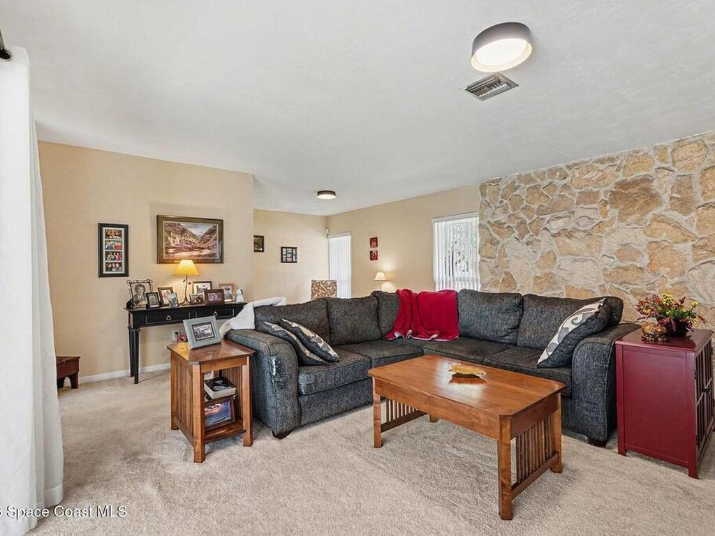 812 Port Malabar Boulevard, Palm Bay, FL 32905