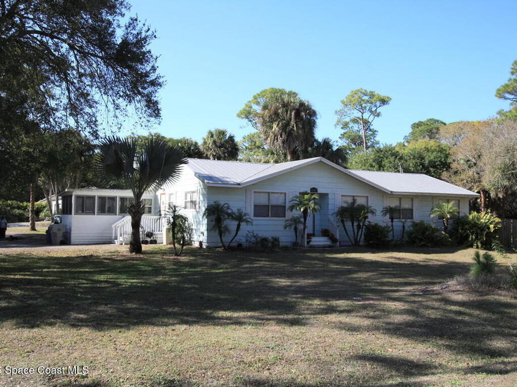 8205 93rd Avenue, Vero Beach, FL 32967