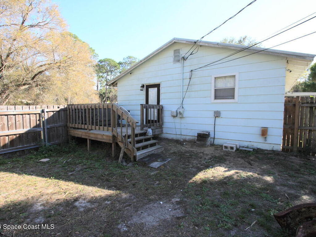 8205 93rd Avenue, Vero Beach, FL 32967