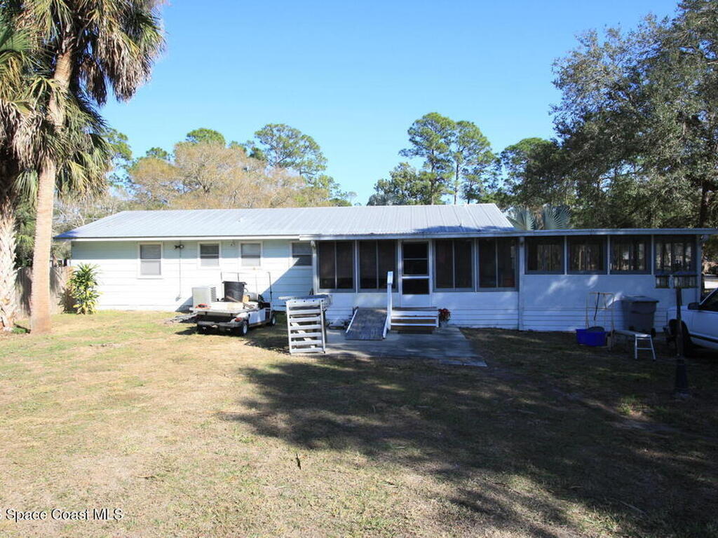 8205 93rd Avenue, Vero Beach, FL 32967