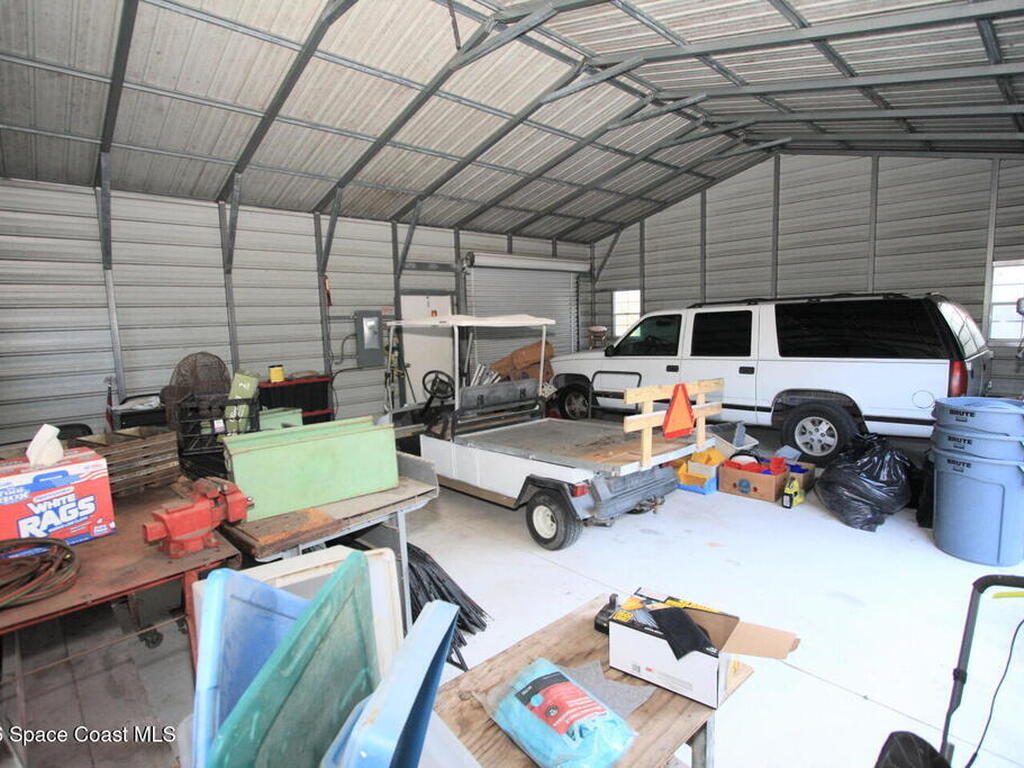 8205 93rd Avenue, Vero Beach, FL 32967