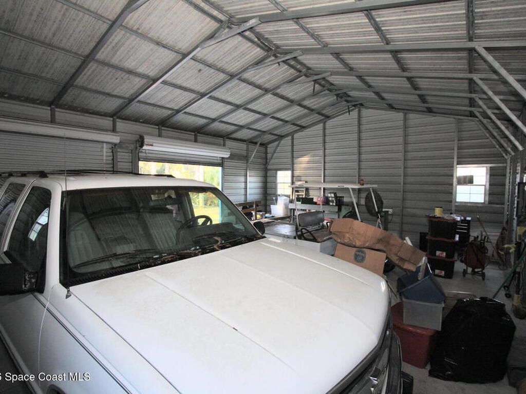 8205 93rd Avenue, Vero Beach, FL 32967